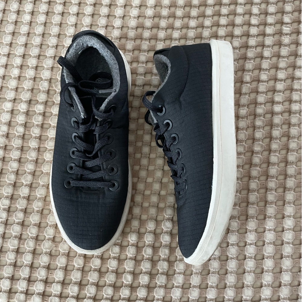 Allbirds Sneakers - Picture 7 of 9